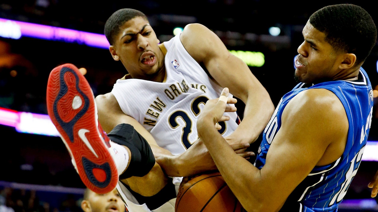 Davis powers Pelicans past Magic